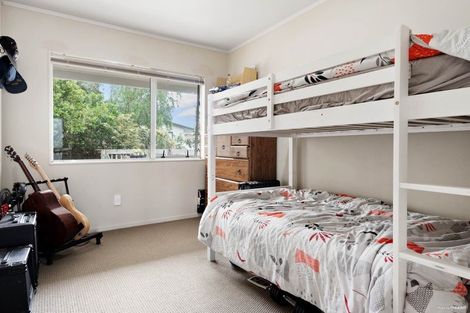 Photo of property in 2/36 Elizabeth Drive, West Harbour, Auckland, 0618