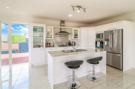 Photo of property in 105 Farnborough Drive, Grandview Heights, Hamilton, 3200