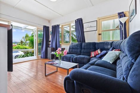 Photo of property in 50 Great North Road, Riverhead, 0820