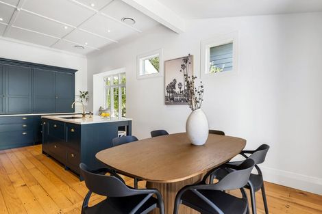 Photo of property in 7a North Avenue, Narrow Neck, Auckland, 0624