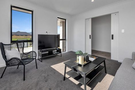 Photo of property in 55 Te Taniwha Road, One Tree Point, 0118