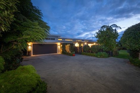 Photo of property in 72 Pahiatua Street, Hokowhitu, Palmerston North, 4410