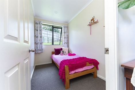 Photo of property in 22 Piriti Place, Weymouth, Auckland, 2103