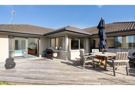 Photo of property in 23 Oriental Parade, Papamoa Beach, Papamoa, 3118