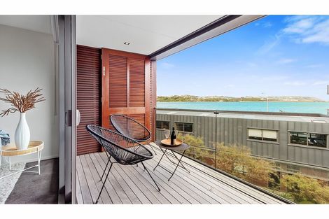 Photo of property in Patent 326 Apartments, 206s/326 Evans Bay Parade, Hataitai, Wellington, 6021