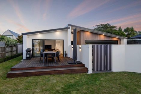 Photo of property in 16 Mays Road, St Albans, Christchurch, 8052