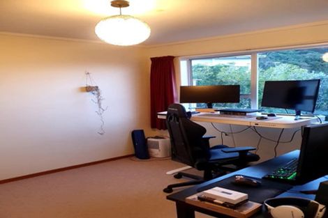 Photo of property in 5b Oldham Way, Crofton Downs, Wellington, 6035