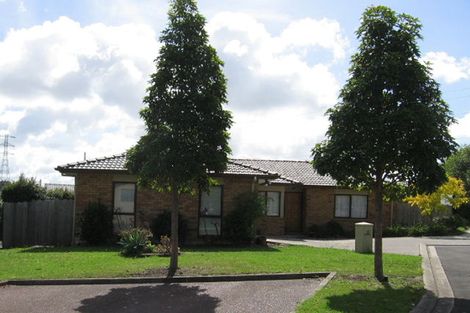 Photo of property in 10 Stonegate Close, Westgate, Auckland, 0614