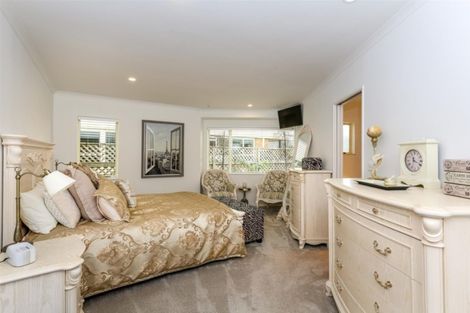 Photo of property in 4 Morley Street, New Plymouth, 4310