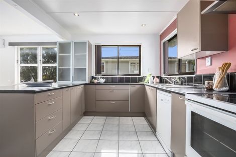 Photo of property in 60 Bell Street, Tawa, Wellington, 5028