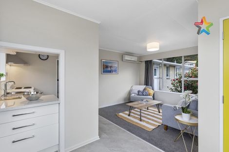 Photo of property in 15a Pencarrow Crescent, Wainuiomata, Lower Hutt, 5014