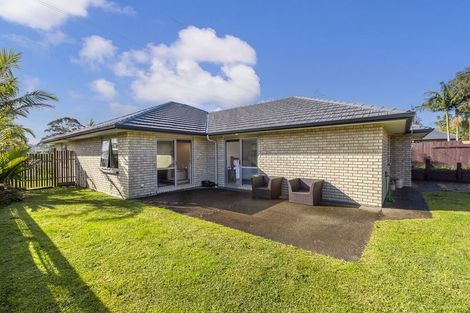 Photo of property in 6 Caffreys Avenue, Massey, Auckland, 0614