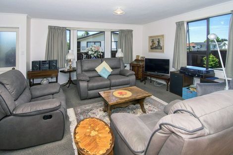 Photo of property in 1 Lowes Place, Solway, Masterton, 5810