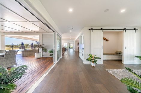 Photo of property in 87 Rutherford Drive, Waikanae Beach, Waikanae, 5036