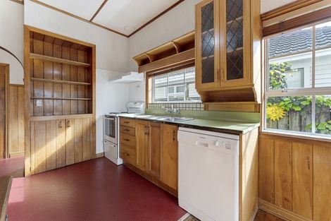 Photo of property in 88 Mangorei Road, Strandon, New Plymouth, 4312