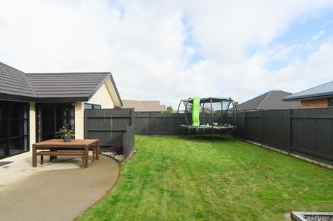 Photo of property in 6 Nevada Way, Kelvin Grove, Palmerston North, 4414
