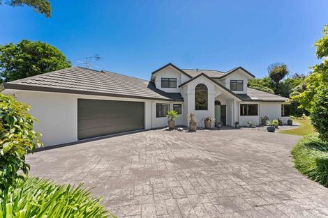 Photo of property in 30 Awanui Drive, Waikanae, 5036