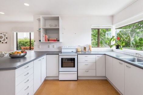 Photo of property in 2/24 Parkhill Road, Mellons Bay, Auckland, 2014