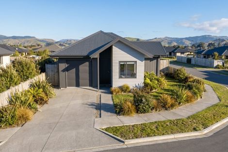 Photo of property in 17 Tukere Crescent, Kelvin Grove, 4470