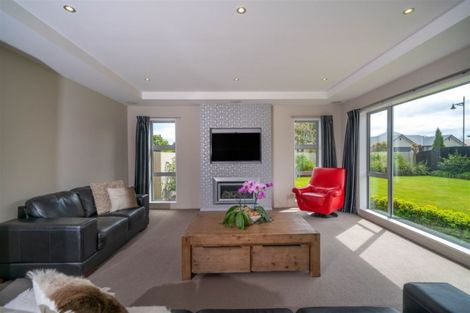 Photo of property in 8 Sovereign Gardens, Halswell, Christchurch, 8025