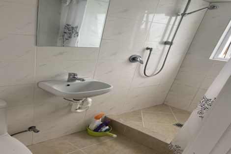 Photo of property in 41 Thornlow Street, Glendene, Auckland, 0602