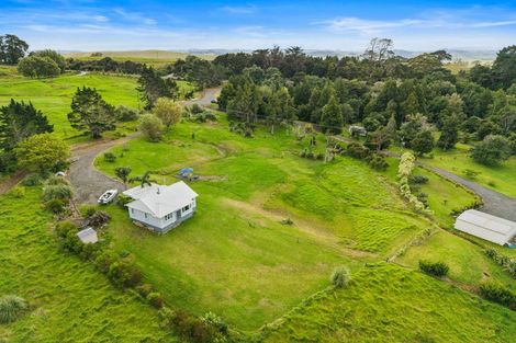 Photo of property in 817a Whakapirau Road, Whakapirau, 0583
