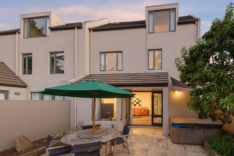 Photo of property in 1 Oakford Close, Riccarton, Christchurch, 8011