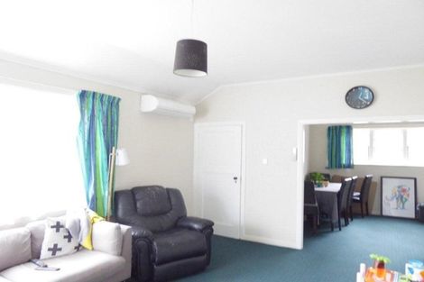 Photo of property in 70 Durham Crescent, Fairfield, Lower Hutt, 5011