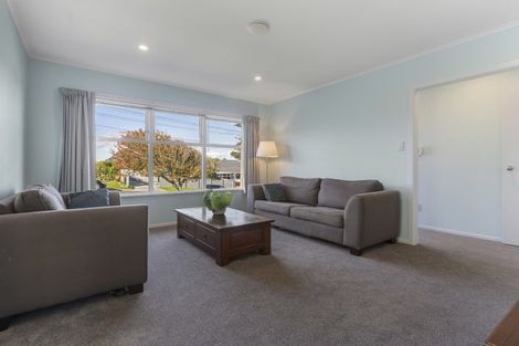 Photo of property in 21 Taupo Street, Green Bay, Auckland, 0604