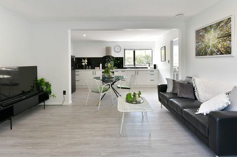 Photo of property in 16 Shelly Beach Road, Shelly Beach, Helensville, 0874