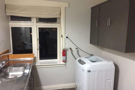 Photo of property in 28-28a Plunket Avenue, Petone, Lower Hutt, 5012