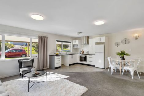 Photo of property in 2/19 Ranui Terrace, Tawa, Wellington, 5028