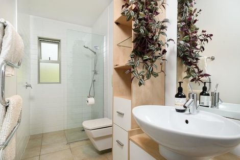 Photo of property in 8 Pineview Lane, Helensville, 0875