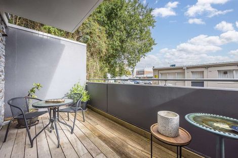 Photo of property in 3 Keystone Avenue, Mount Roskill, Auckland, 1041