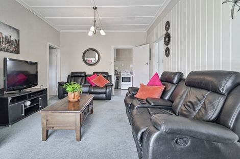 Photo of property in 200 Caroline Place, Mayfair, Hastings, 4122