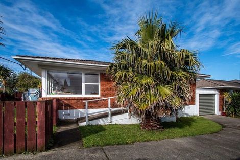 Photo of property in 1/12 Walter Street, Hauraki, Auckland, 0622