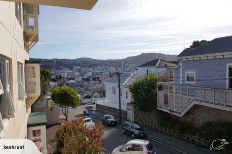 Photo of property in 3/4 Scarborough Terrace, Mount Victoria, Wellington, 6011