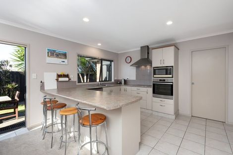 Photo of property in 37 Matene Place, Papamoa Beach, Papamoa, 3118