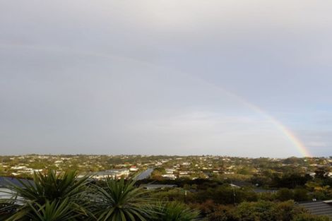 Photo of property in 2/15 Witheford Drive, Bayview, Auckland, 0629