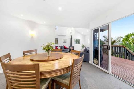 Photo of property in 18 Marina View Drive, West Harbour, Auckland, 0618