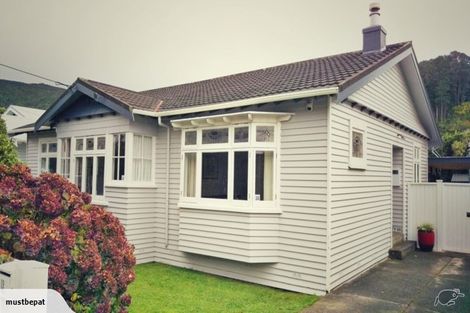 Photo of property in 18 Fernlea Avenue, Karori, Wellington, 6012
