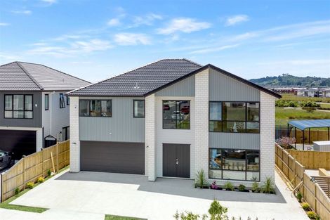 Photo of property in 96 Ksenia Drive, Flat Bush, Auckland, 2019