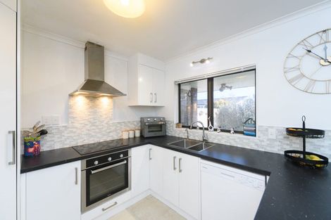 Photo of property in 44 Pencarrow Street, Highbury, Palmerston North, 4412