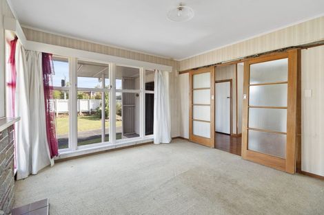 Photo of property in 2a Coniston Avenue, Te Atatu South, Auckland, 0610