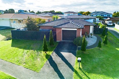 Photo of property in 9 Eloise Place, Clendon Park, Auckland, 2103