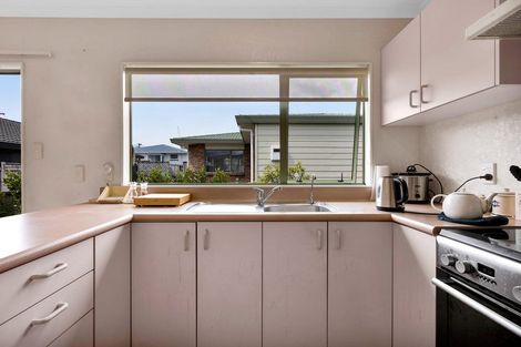 Photo of property in 2/219 Mangorei Road, Merrilands, New Plymouth, 4312