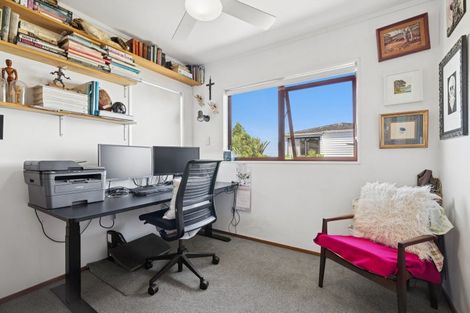 Photo of property in 8a Wicklow Road, Narrow Neck, Auckland, 0622