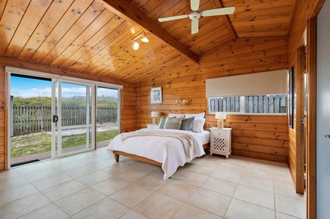 Photo of property in 15 Ruby Cove, Omaha, 0986