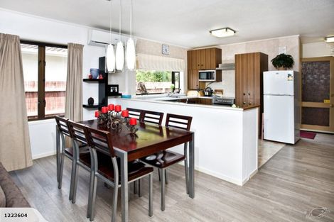 Photo of property in 5 Tadley Court, Goodwood Heights, Auckland, 2105