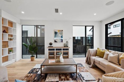 Photo of property in 6 Picnic Point Road, Hobsonville, Auckland, 0616